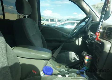 2004 Chevrolet Trailblazer Ls from USA, damaged, VIN 1GNDS13S842433033